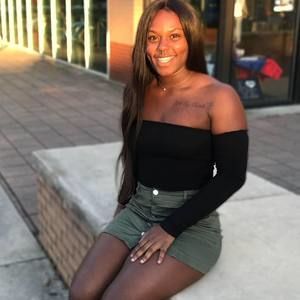 Meet your Posher, Alexis